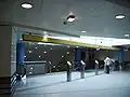 L'ancienne ligne de valideurs de la station Gares du temps où il n'y avait pas de portillons.