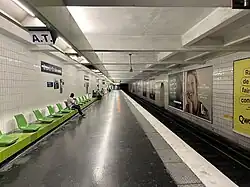 Quais de la ligne 9 direction Mairie de Montreuil.