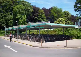Abri à vélos.