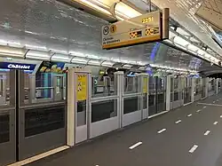 Quais de la ligne 1.