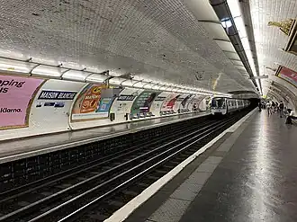 Quais sur la ligne 7 en direction de la Mairie d'Ivry et de  Villejuif - Louis Aragon.