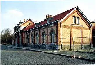 Côté rue.