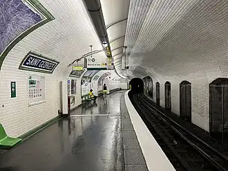 Le quai en direction de Mairie d'Issy.