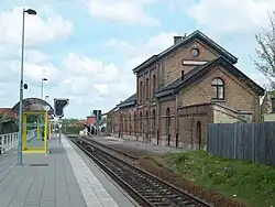 voie, quai et ancien bâtiment voyageurs