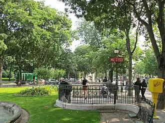Bouche du métro La Tour-Maubourg.