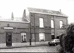 Côté rue.