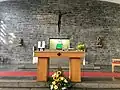 Sanctuaire, avec saint Roch (gauche) et saint Isidore (droite)