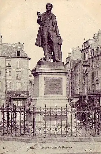 Carte postale représentant la statue d'Élie de Beaumont.