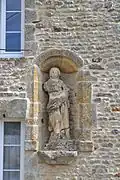 La statue Notre-Dame de Bon Secours.