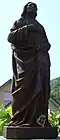 Une statue.