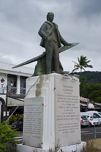 Statue de Roland Garros