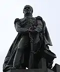 Statue du général Drouot qui se situe cours Léopold.
