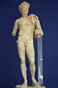 Statue d'un homme barbu
