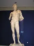 Statue de l’empereur Hadrien nu à Vaison-la-Romaine.