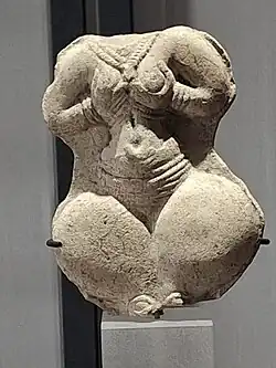 Statuette d'Ishtar Inanna. Suse. Terre cuite beige clair. H. 8,5 cm. IIIe millénaire AEC