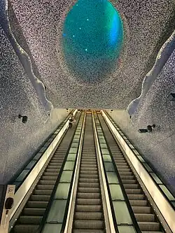 Le Crater de luz d'Òscar Tusquets à la station Toledo.