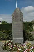 La stèle en l'honneur des chasseurs alpins.