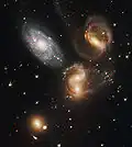 Le Quintette de Stephan par le télescope spatial Hubble (2009).