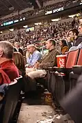 Dans les tribunes