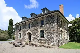 Le Stone Store.