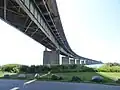 Vue de dessous de la structure du pont
