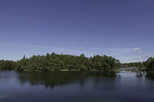 L'île de Boholmen dans le lac Storträsk.
