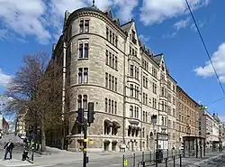 vänster