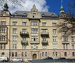 vänster