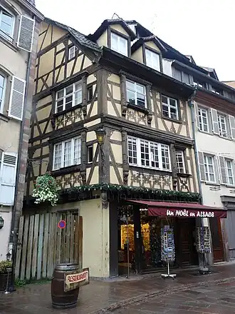 Maison à colombages de 1565 au no&nbsp;10.