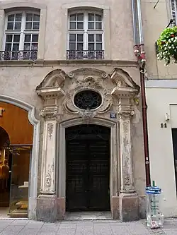 Portail du no&nbsp;16.