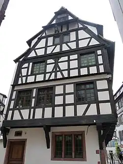 Facade du 40, rue du Bain-aux-Plantes