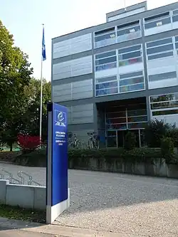 Le centre européen de la jeunesse.