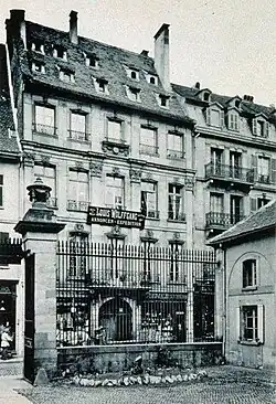 En 1898.
