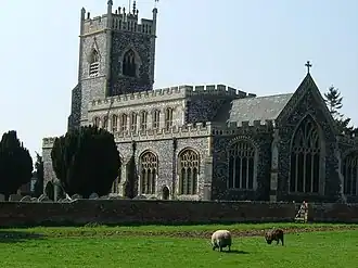 Appareil à silex typique d'une église de village à Stratford St Mary, dans le Suffolk