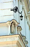 Angle du bâtiment.