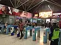 Gare Sudirman : portillons d'accès