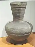 Vase. Préfecture de Shizuoka. VIIIe&nbsp;siècle, période Asuka ou Nara. Grès sue. Musée Guimet
