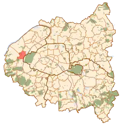 Carte de la petite couronne parisienne, avec la commune de Suresnes mise en évidence.