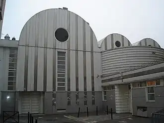 Vue extérieure de la synagogue.