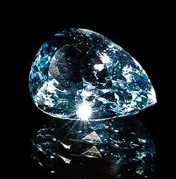 Topaze bleue - Mine Xanda, Brésil - (3&nbsp;×&nbsp;3&nbsp;cm).