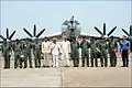 Un TU-142 sur la base.