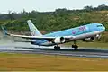 Boeing 767-300/ER de TUIfly Nordic à l'atterrissage.