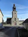 La façade occidentale de l'église Saint-Pierre.