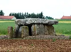..lieu-dit la Pierre levée...