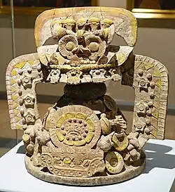 Couvercle d'encensoir avec représentation du dieu de la pluie Tláloc. Teotihuacán, phase Xolalpan (400-650), Mexique.