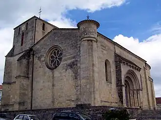 Vue sud-ouest de l'église Saint-Romain (juin&nbsp;2013).