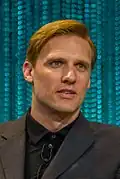 Teddy Sears interprète le Dr&nbsp;Austin Langham