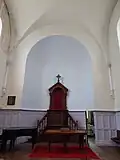 Chaire et table de communion.