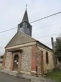 Le temple et l'ancien cimetière huguenot.