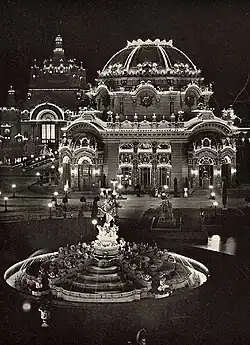 Le Temple of Music de nuit, photographié en 1901.
